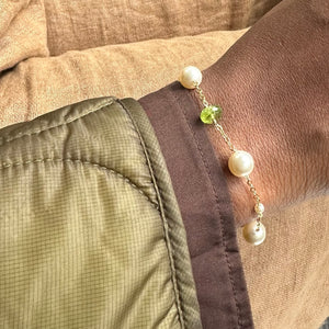 Peridot Gemstone & Swarovski Pearls Adjustable Bracelet For Women 61/-81/2 Inches.
