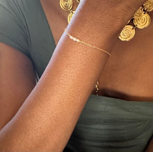 Tiny Pearls Bracelet, Freshwater Natural Pearl Bracelet, Bridesmaids Gift, Minimalist Pearl Gold Chain Bracelet, Gift For Her, Gift For Mom