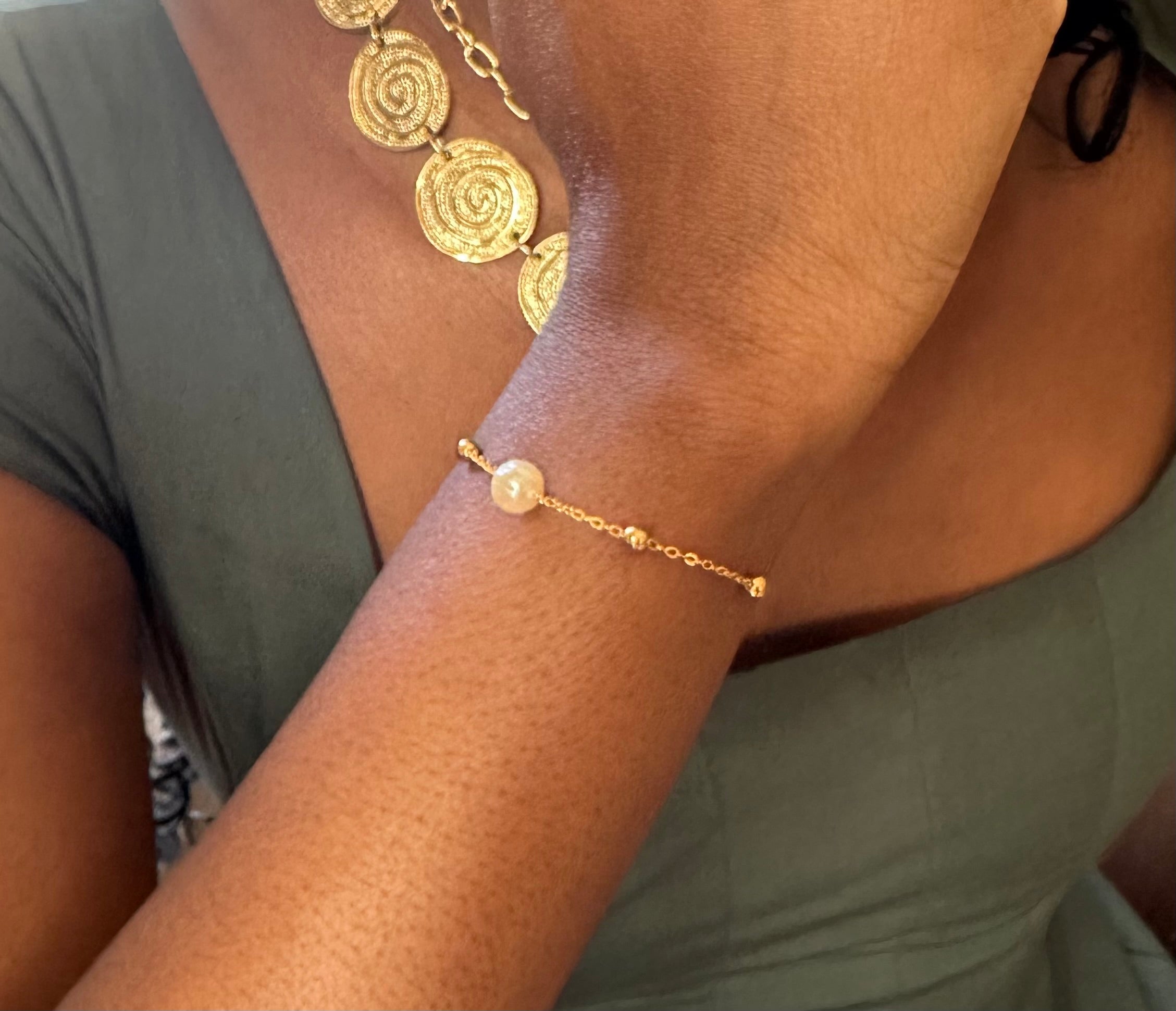 Single Pearl Bracelet, Freshwater Natural Pearl Bracelet, Bridesmaids Gift, Minimalist Pearl Gold Chain Bracelet, Gift For Her, Gift For Mom