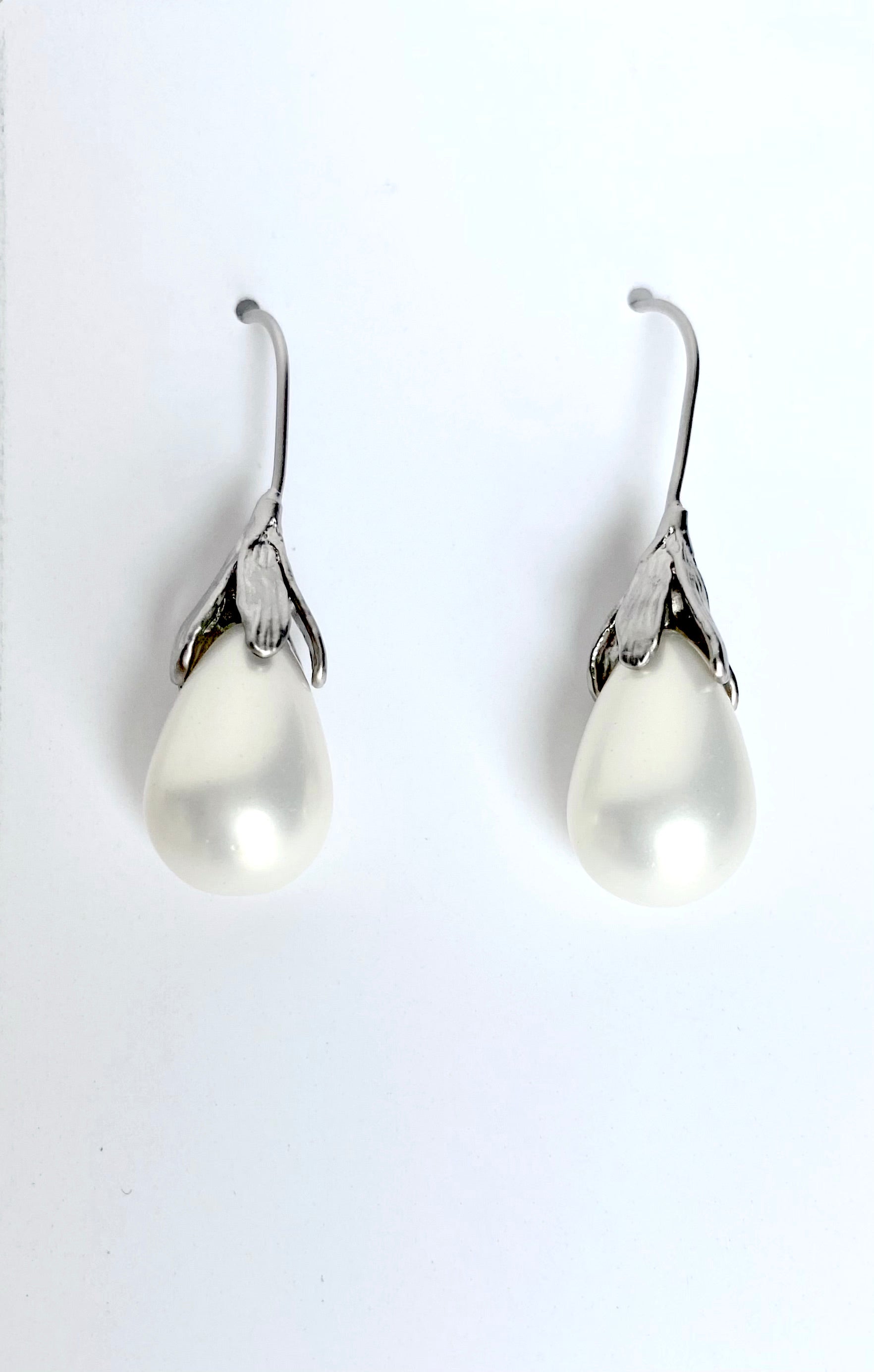 Chantelle Shell Pearl Earrings